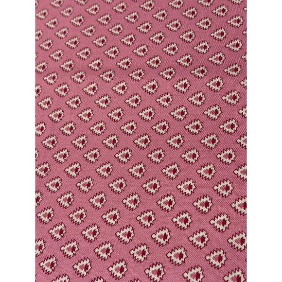 Vintage-Inspired Pink Patterned Fabric 1/4 yard x 39" for Quilting & Sewing - Picture 1 of 4